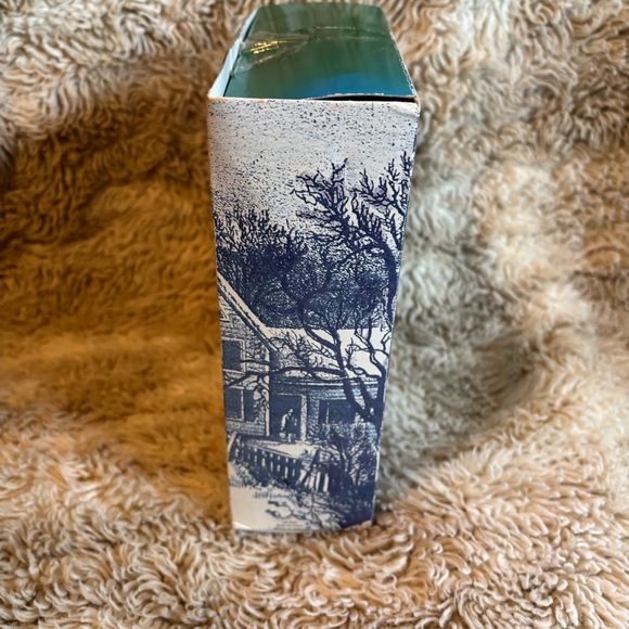 Vintage Currier & Ives Seasons Greetings Bell Shaped 6 Boxed Ornament Set - Picture 3 of 8